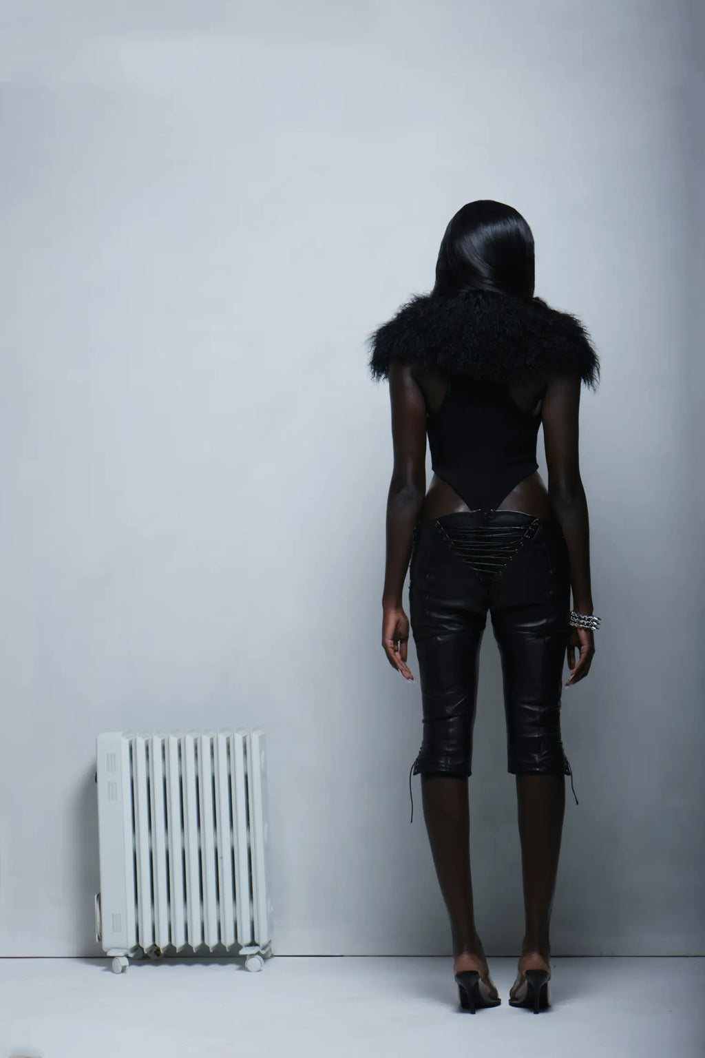 CHASTITY LOW WAISTED LEATHER CAPRI PANTS